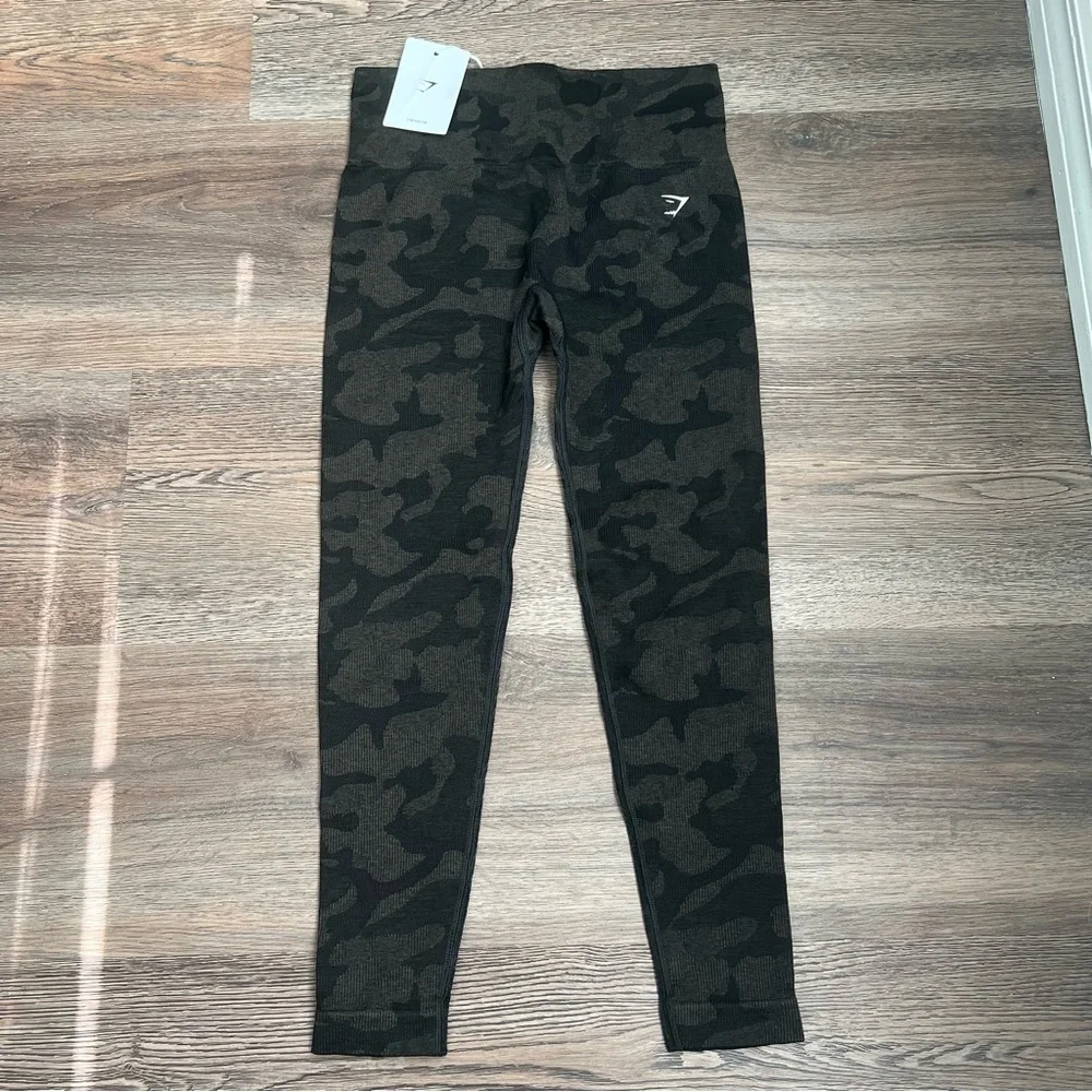 Gymshark Adapt Camo Seamless Leggings - Picture 3 of 8